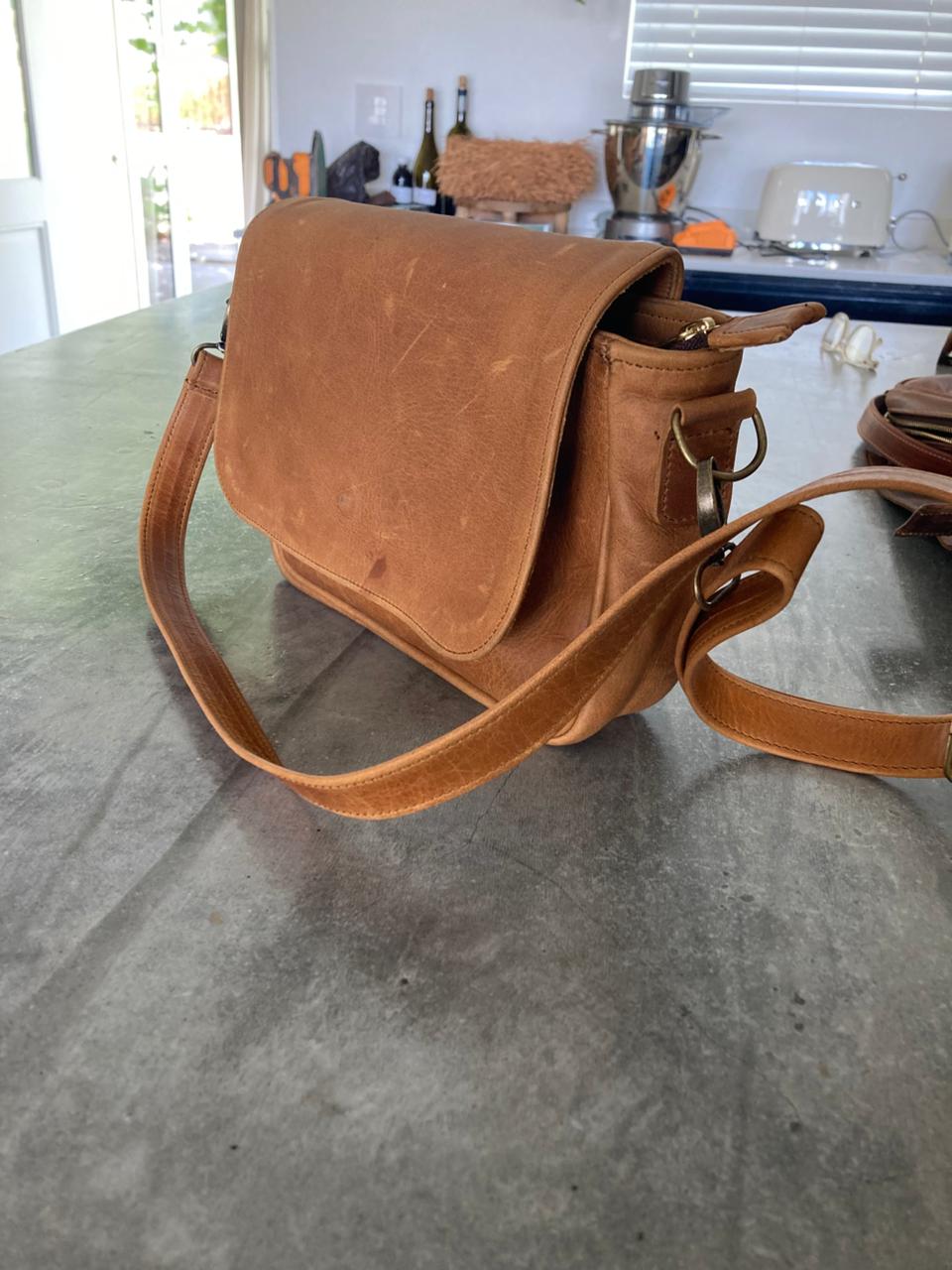 100% Leather Handbag-Kine