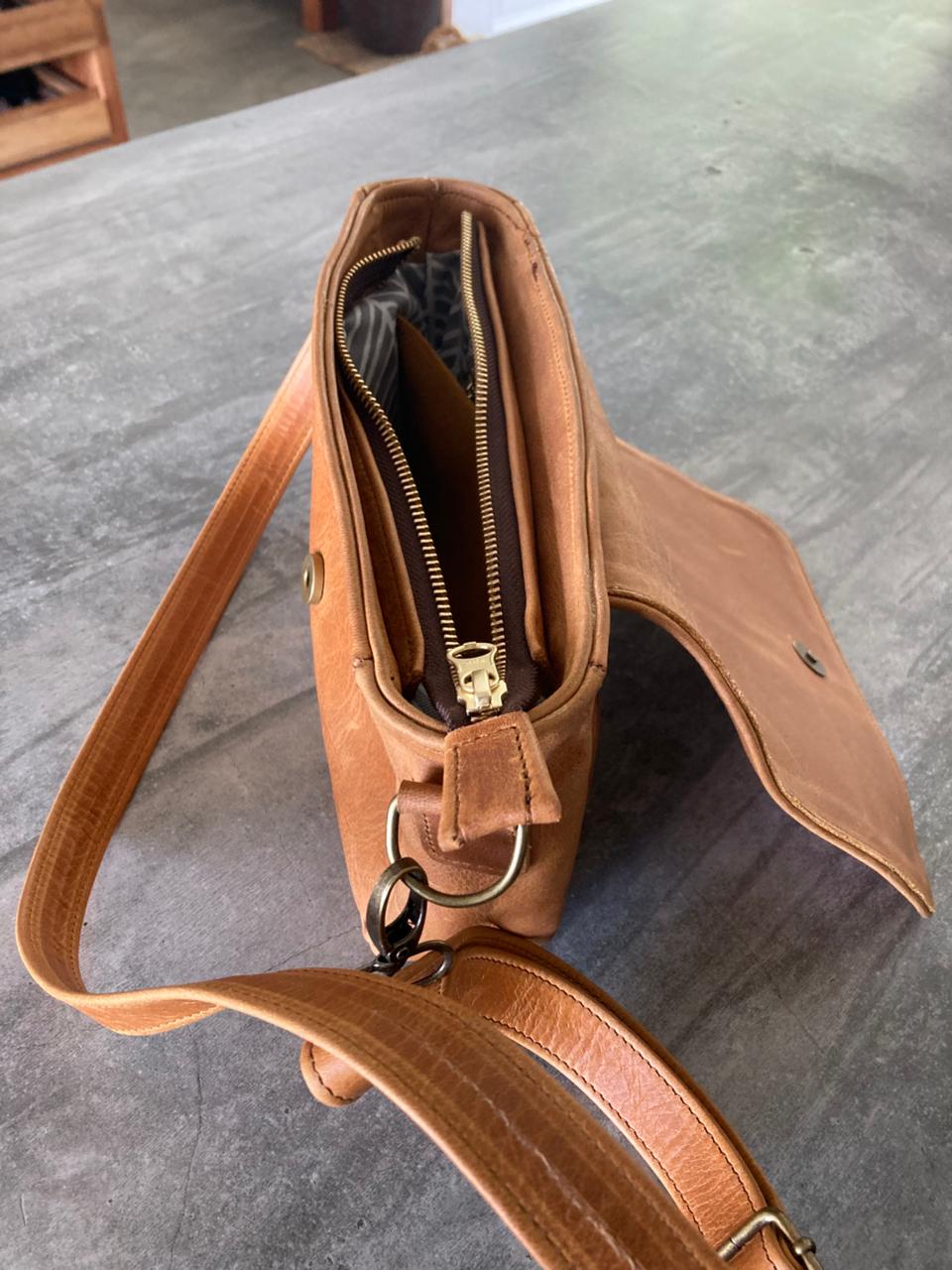 100% Leather Handbag-Kine